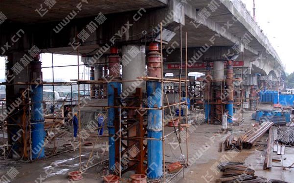 浙江滬杭甬高速公路杭州段橋梁維修使用同步頂升系統更換支座